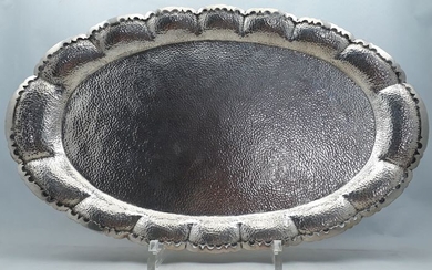 Tray, Large and heavy oval Djokja silver tray - .800 silver - Indonesia - 1930