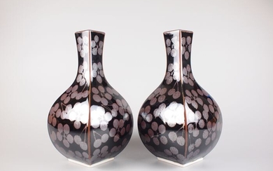 Two Arita porcelain “Tenmoku” vases (2) - Porcelain - Fujii Shumei - Japan - Shōwa period (1926-1989)
