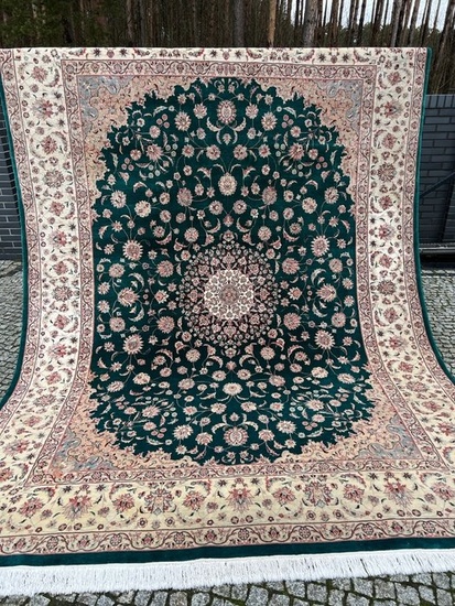 Unique green Ispahan - Carpet - 390 cm - 275 cm