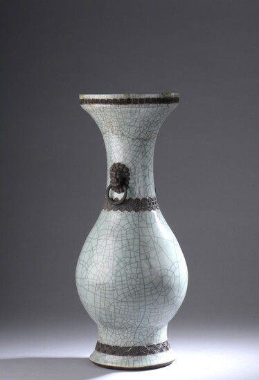 Vase en porcelaine craquelée céladon Chine,... - Lot 173 - Daguerre