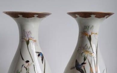 Vases (2) - Porcelain - Marked 'Dai Nihon Yokohama Imura sei' 大日本横浜井村製 - Japan - Meiji period (1868-1912)