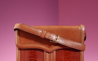 Yves Saint laurent, Shoulder bag in hazelnut leather.