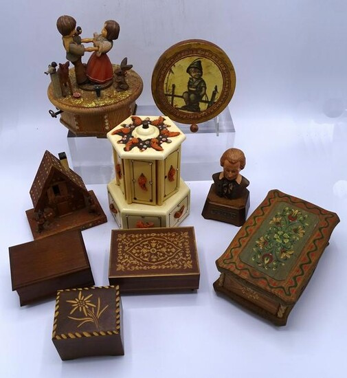 8 MUSIC BOXES 8"H