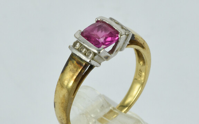 A 10CT GOLD, PINK SAPPHIRE AND DIAMOND RING