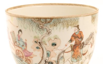 A 19th century Chinese porcelain bowl.