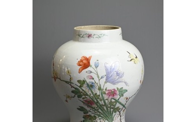 A CHINESE FAMILLE ROSE PORCELAIN JAR, 19TH CENTURY. Of wide ...