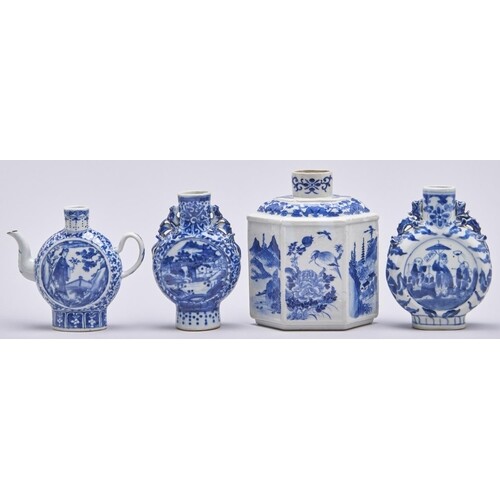 A Chinese blue and white wine pot, late 19th / early 20th c,...