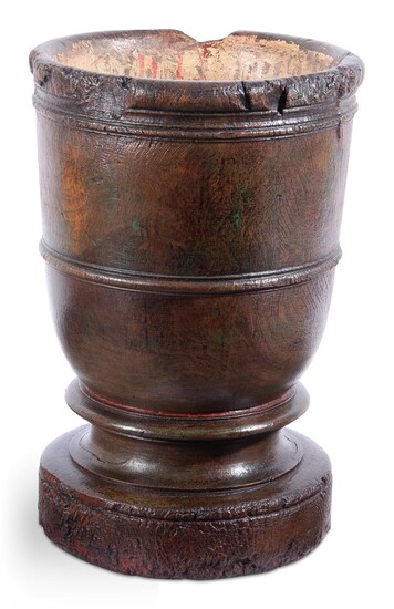 A LARGE TURNED WALNUT MORTAR, MID/LATE 17TH CENTURY