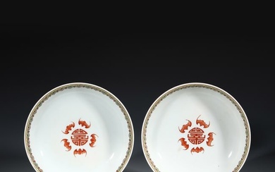 A PAIR OF YONGZHENG FAMILLE ROSE PLATES