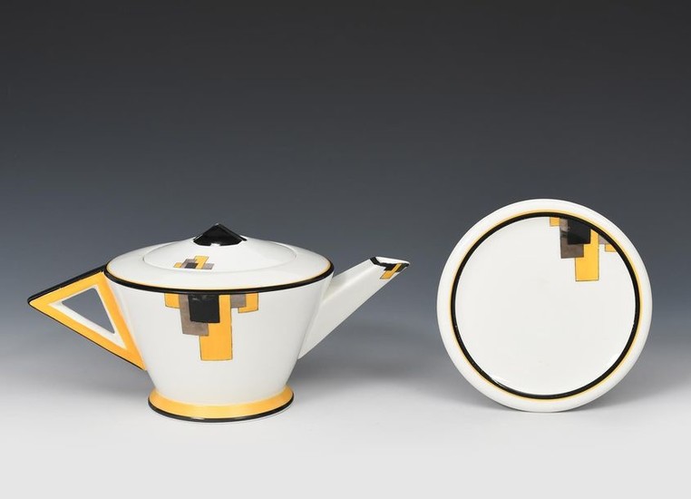 A Shelley Yellow Block Vogue shape large teapot...