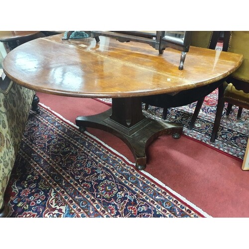 A good early 19th Century Mahogany Dropleaf Dining Table on ...