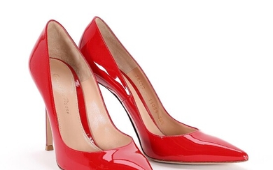 SOLD. A pair of red stilettos of patent leather with pointed toes, thin heel and beige leather inside. Size 36 ½. – Bruun Rasmussen Auctioneers of Fine Art