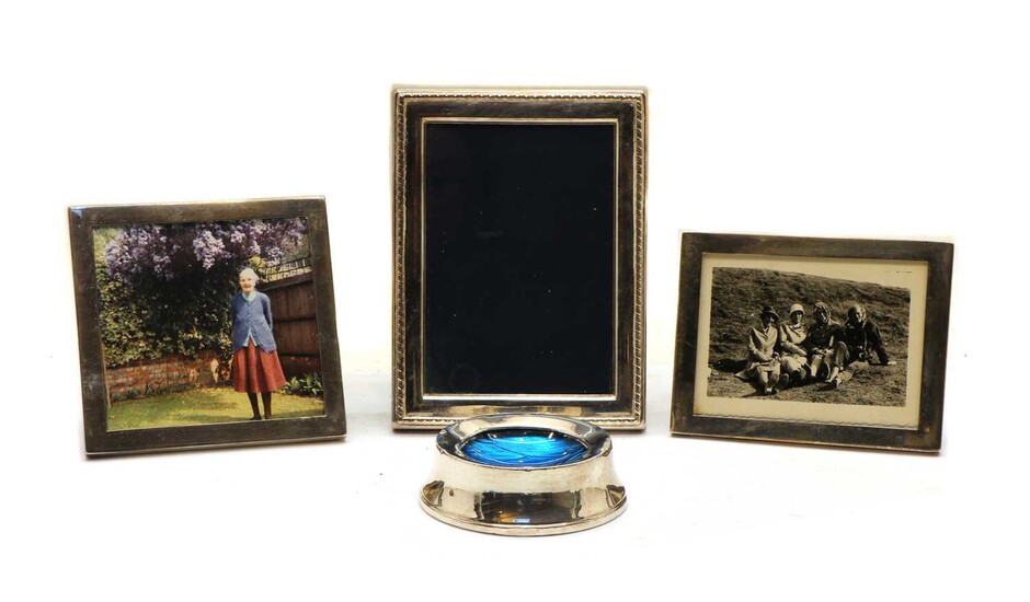 A silver picture frame
