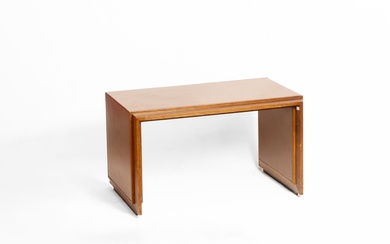 ART DECO Table basse en cuir et en bois Dimensions... - Lot 274 - Alexandre Landre Paris