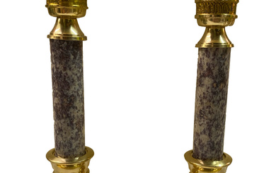 Antigua pareja de candelabros de bronce Napoleón III, imperio.S.XIX.25 cm....