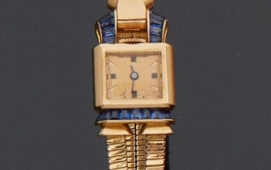 Bracelet montre, de dame, en or jaune 18K (750 millièmes) Cadran carré, fond doré, index...