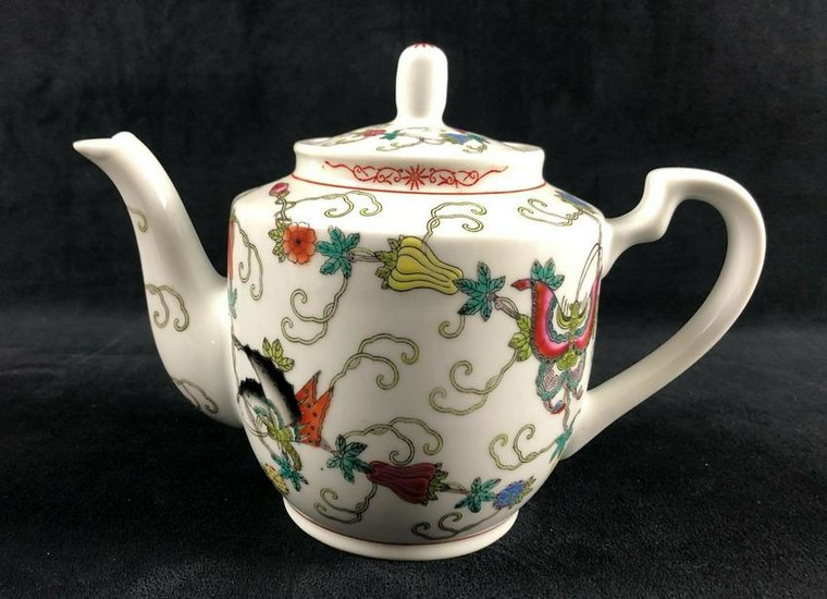 Chinese Jingdezhen Porcelain Hand Painted Teapot