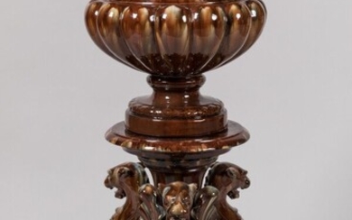 Clément Massier (1845-1917) Cache-pot sur colonne (complet) en céramique marron nuancée à décor de trois...