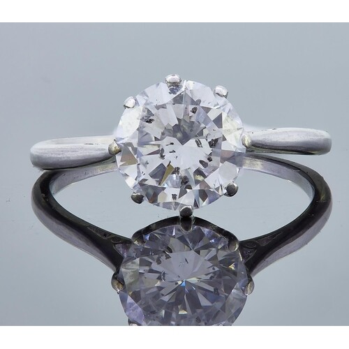 DIAMOND SOLITAIRE RING, set with a brilliant cut diamond of ...