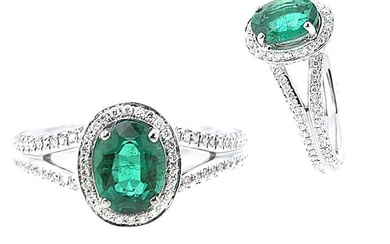 Emerald And Diamond Halo/split Prong Ring 18k White Gold