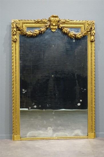 (-), Franse vergulde houten schouwspiegel met gestoken decor...