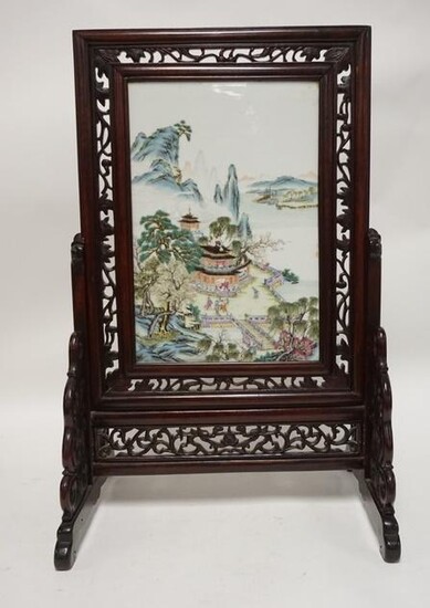 HP PAINTED ASIAN PORCELAIN PLAQUE IN AN ORNATE CARVED