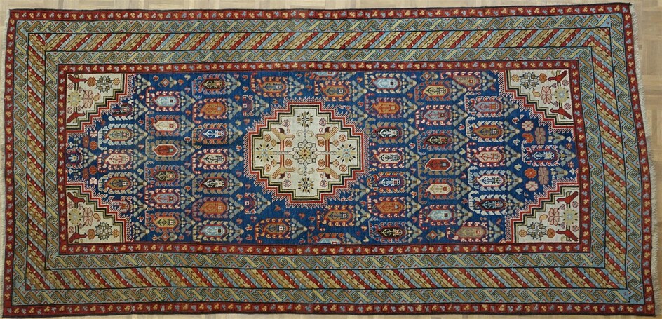 (-), Kaukasisch tapijt, 290 x 140