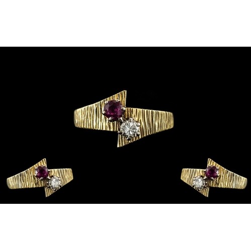 Ladies - Attractive Contemporary 18ct Gold Ruby and Diamond ...
