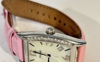 Ladies Pulsar silver tone pink Mother of Pearl Dial Dress Watch works great!!!