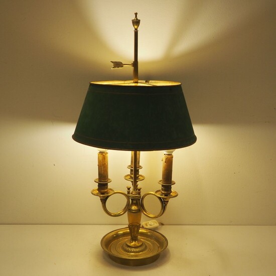 Lampe bouillotte Art-Déco : Fût en bronze poli, décor ciselé, 3 bras de lumière en...