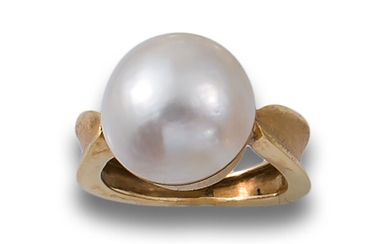 MABÉ PEARL RING, YELLOW GOLD