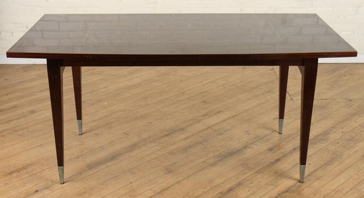 MAHOGANY DINING TABLE ON TAPERED LEGS C. 1950
