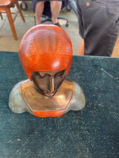 PAINTED BRONZE BUST OF A WOMAN Early 20th Century