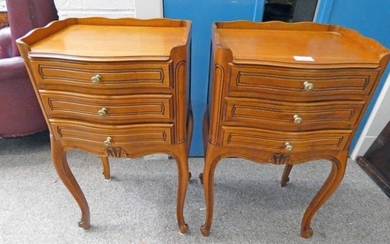 PAIR OF CONTINENTAL BEECH 3 DRAWER BEDSIDE CHESTS WITH...