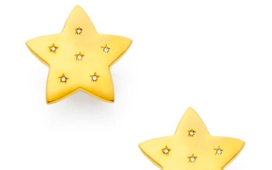 Pair of “Star” earrings in 18k yellow gold (750‰) adorned with six round-cut