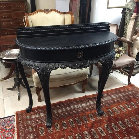 Queen Anne style English side table