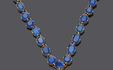 SAPPHIRE AND GOLD NECKLACE, India, ca. 1950.