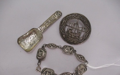 Two Iona Pattern Silver Items - a Brooch with Pierced Galleo...