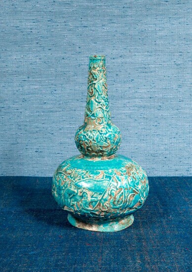 Vase soliflore en terre cuite émaillée turquoise... - Lot 74 - Pestel-Debord