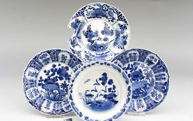 Vier diverse Chinese blauw wit porseleinen schoteltjes