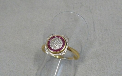 An antique ring in yellow gold (eagle), set with roses...