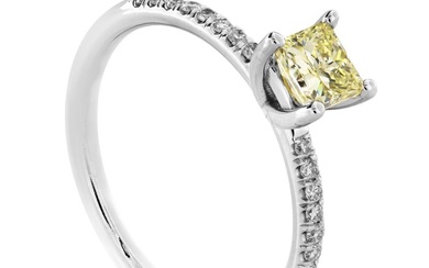 0.55 tcw SI1 Diamond Ring - 14 kt. White gold - Ring - 0.44 ct Diamond - 0.11 ct Diamonds