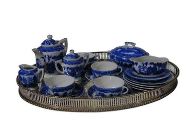 1 China blue miniature tea set, including various...