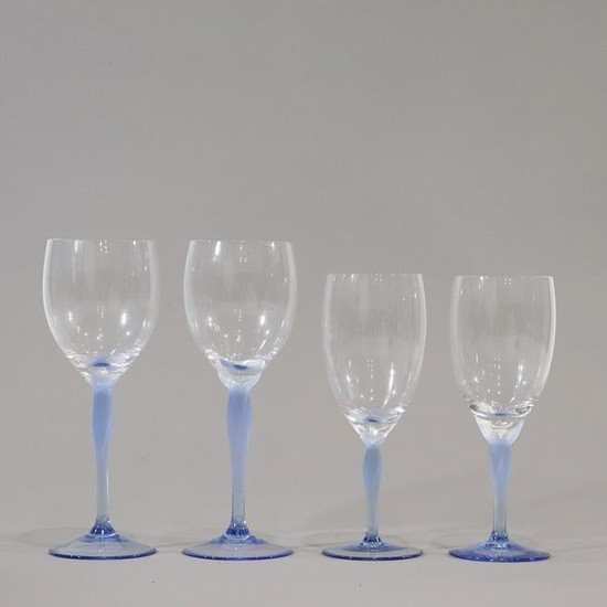 [11] Crystal Glass Wine Glasses with Cobalt Blue Bases