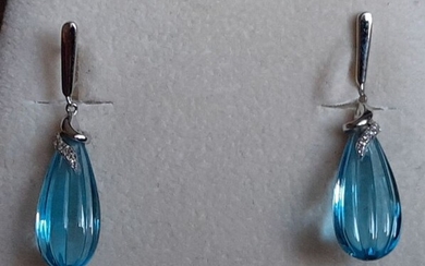 14 kt. White gold - Earrings-certified - 13.93 ct Blue Topaz - Diamonds