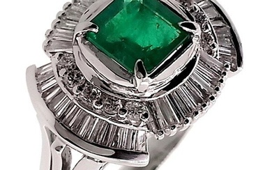 1.65 tcw - 0.96ct Natural Colombia Emerald and 0.69ct Natural Diamonds - IGI Report - 900 Platinum - Ring - 0.96 ct Emerald - Diamonds