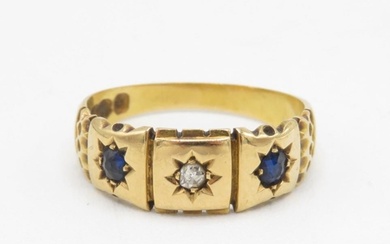 18ct gold antique sapphire & diamond star set ring (3.7g) Si...