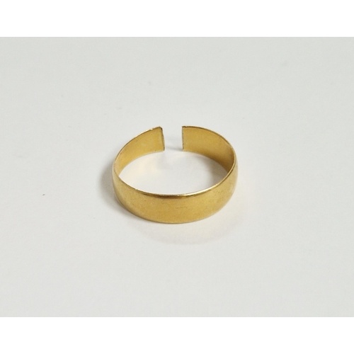 22ct gold wedding ring (cut), 2.9g approx.