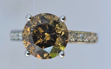 2.73 ct diamond - Engagement ring - Natural fancy deep yellowish brown - 14 kt. White gold - 2.90 tw. Diamond (Natural) - Diamond