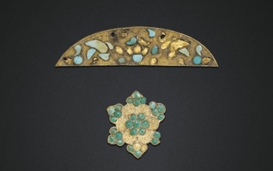 THREE TURQUOISE-INLAID GOLD ORNAMENTS, TANG DYNASTY (AD 618-907)